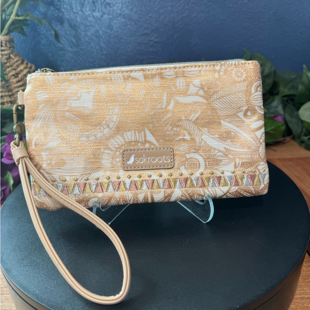 NWOT Sakroots Rose Gold Metallic Wristlet